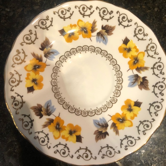 Vintage Clolclough England 8311 Footed Cup & Saucer 8oz with Yellow Gold Accents - Picture 4 of 8